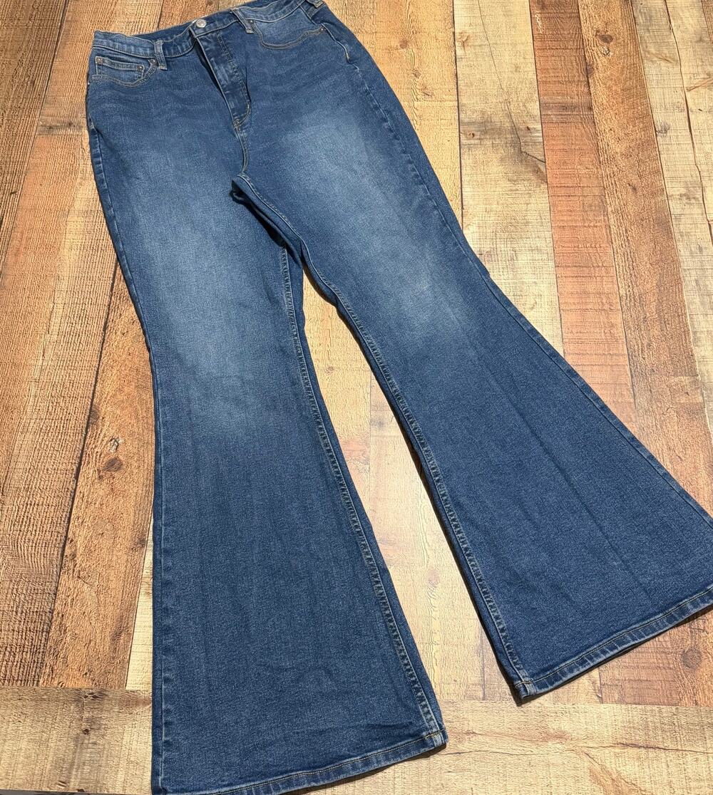 Free People Women's Crvy High-Rise Flare Jeans Sz 32 Festival Boho Indie Western